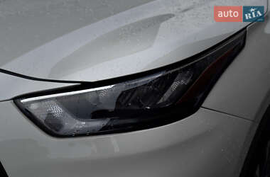 Внедорожник / Кроссовер Toyota Highlander 2020 в 