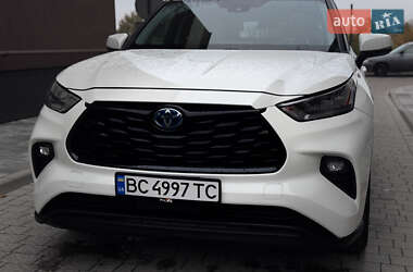 Внедорожник / Кроссовер Toyota Highlander 2020 в 