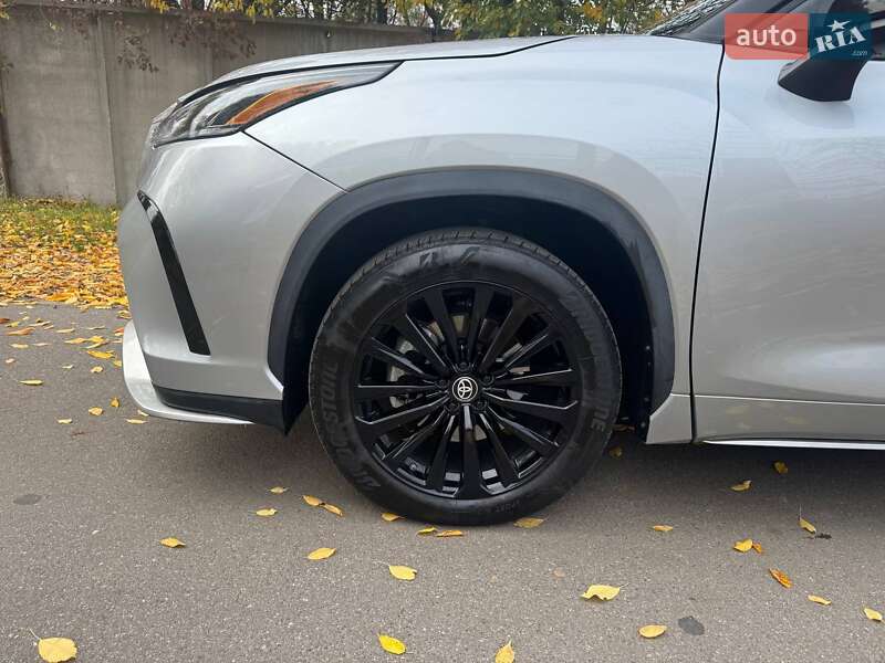 Внедорожник / Кроссовер Toyota Highlander 2023 в Киеве