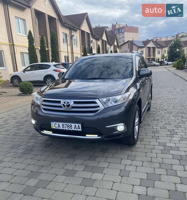 Внедорожник / Кроссовер Toyota Highlander 2013 в Черкассах