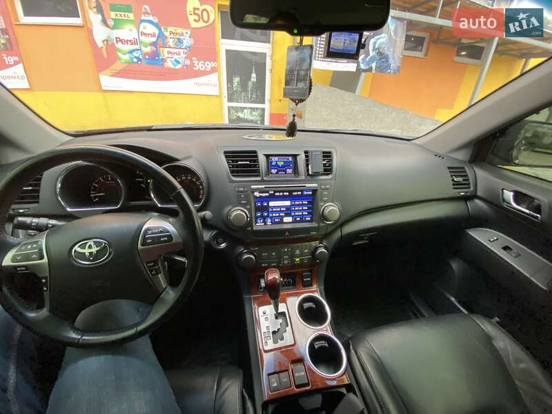 Внедорожник / Кроссовер Toyota Highlander 2013 в Черкассах