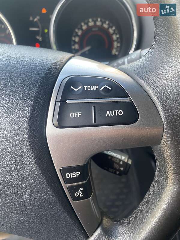 Внедорожник / Кроссовер Toyota Highlander 2013 в Черкассах