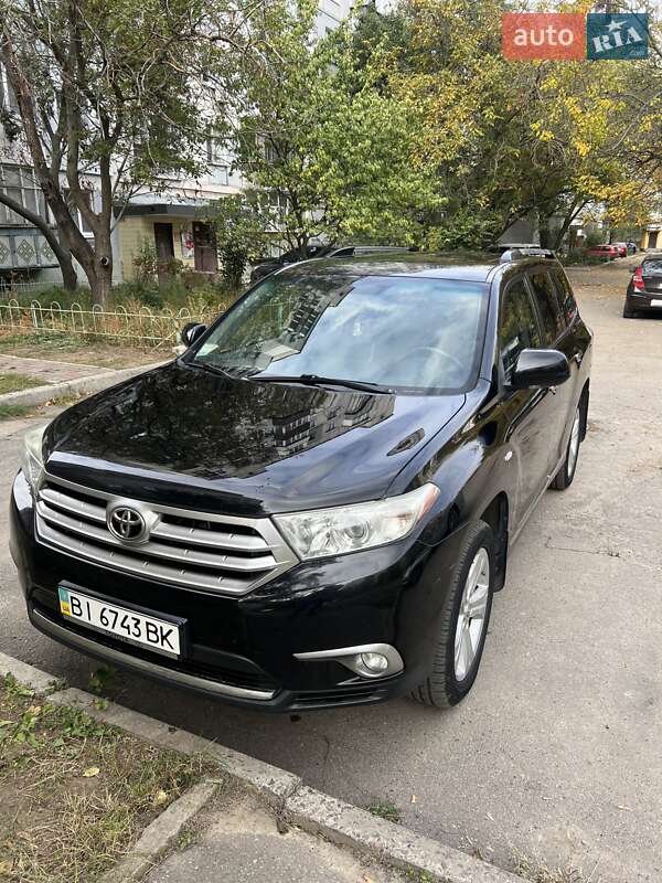 Внедорожник / Кроссовер Toyota Highlander 2010 в 
