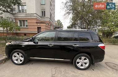 Внедорожник / Кроссовер Toyota Highlander 2010 в 