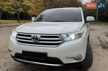 Позашляховик / Кросовер Toyota Highlander 2010 в Києві