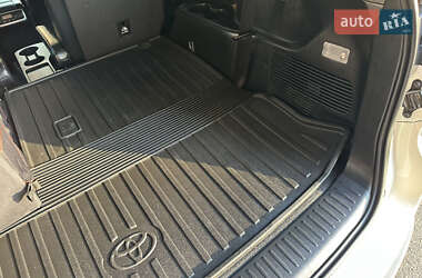 Позашляховик / Кросовер Toyota Highlander 2018 в 