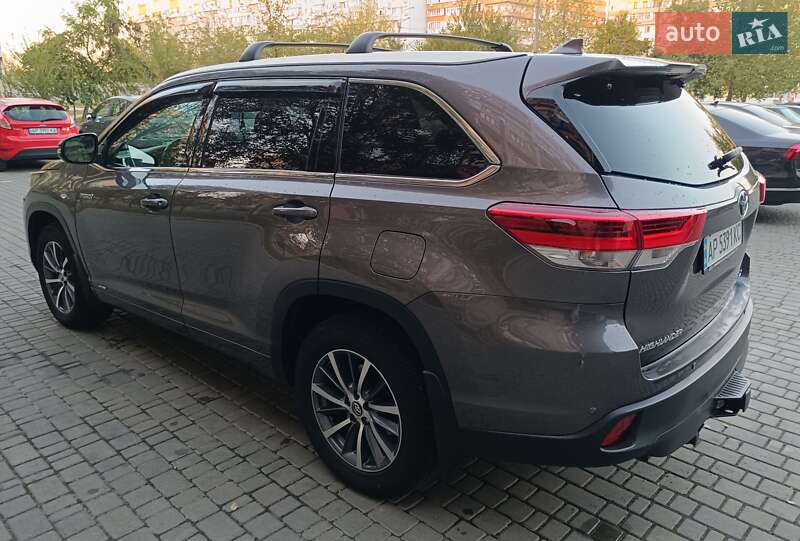 Внедорожник / Кроссовер Toyota Highlander 2017 в Днепре фото 11 Внедорожник / Кроссовер Toyota Highlander 2017 в Днепре