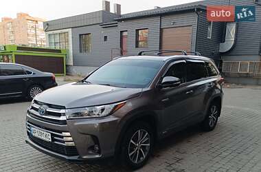 Позашляховик / Кросовер Toyota Highlander 2017 в Дніпрі