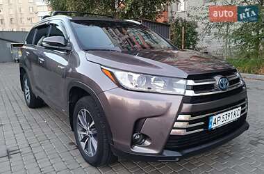 Позашляховик / Кросовер Toyota Highlander 2017 в Запоріжжі