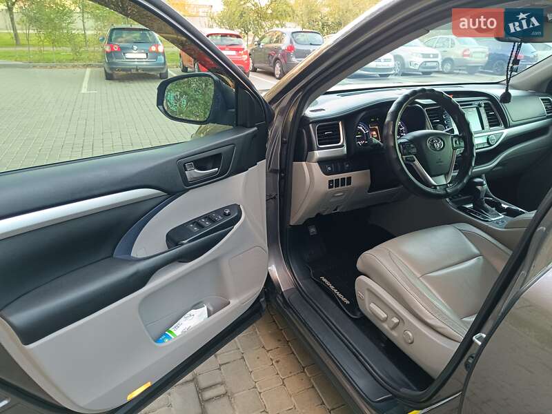 Внедорожник / Кроссовер Toyota Highlander 2017 в Днепре фото 33 Внедорожник / Кроссовер Toyota Highlander 2017 в Днепре