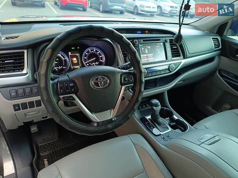 Внедорожник / Кроссовер Toyota Highlander 2017 в Днепре фото 34 Внедорожник / Кроссовер Toyota Highlander 2017 в Днепре