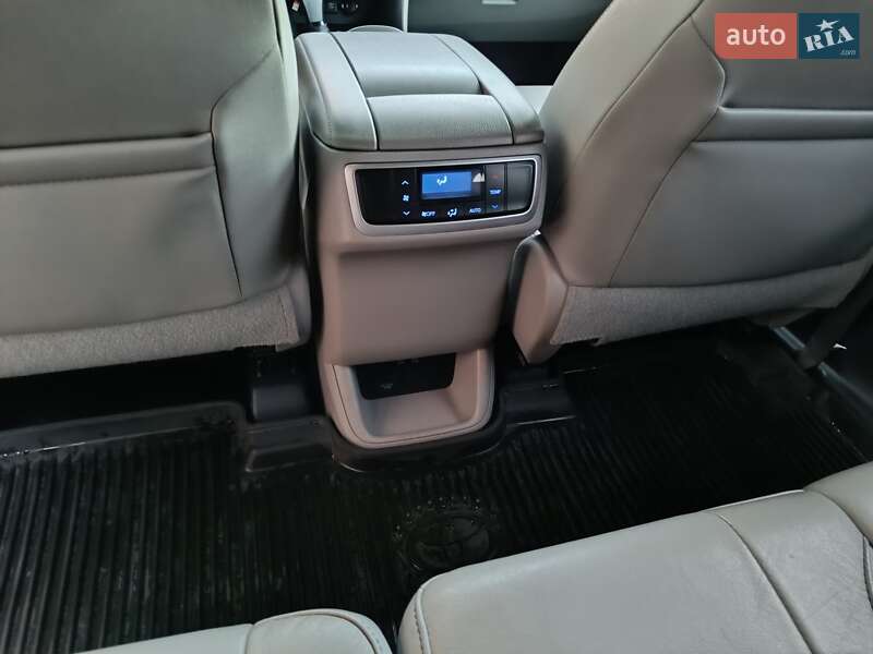 Внедорожник / Кроссовер Toyota Highlander 2017 в Днепре фото 39 Внедорожник / Кроссовер Toyota Highlander 2017 в Днепре