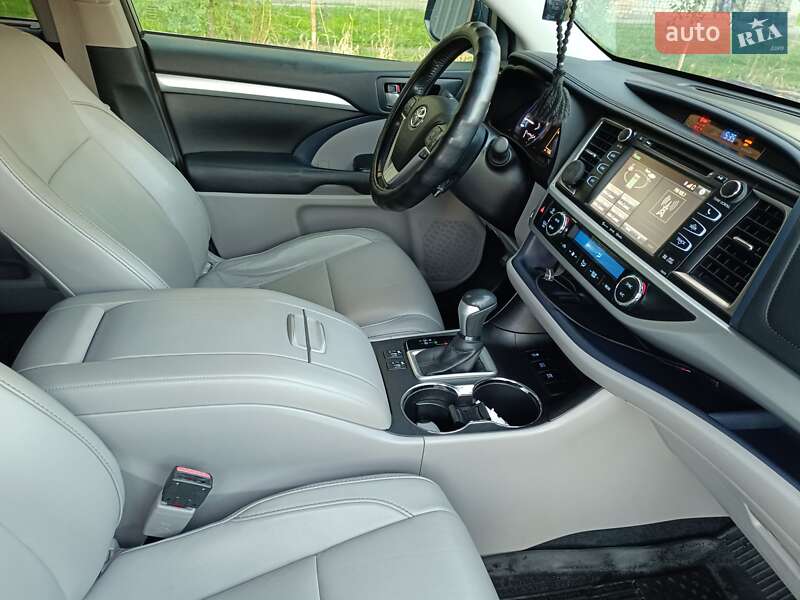 Внедорожник / Кроссовер Toyota Highlander 2017 в Днепре фото 43 Внедорожник / Кроссовер Toyota Highlander 2017 в Днепре
