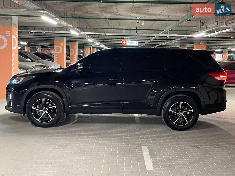 Внедорожник / Кроссовер Toyota Highlander 2018 в Киеве фото 5 Внедорожник / Кроссовер Toyota Highlander 2018 в Киеве
