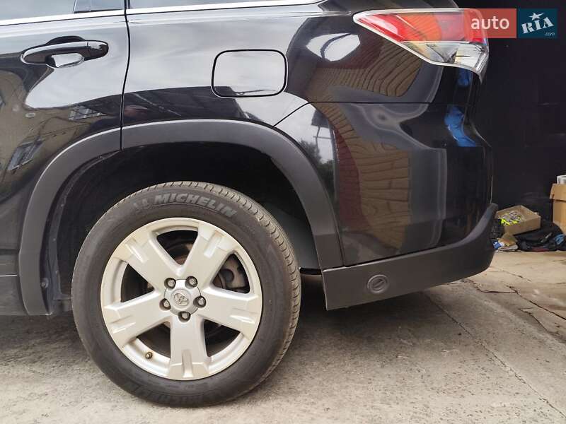 Позашляховик / Кросовер Toyota Highlander 2015 в Дніпрі