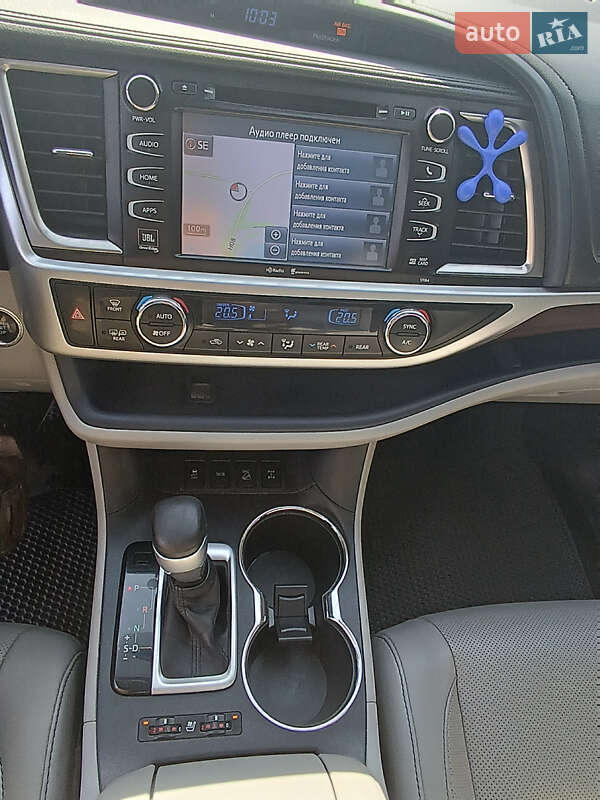 Позашляховик / Кросовер Toyota Highlander 2015 в Переяславі