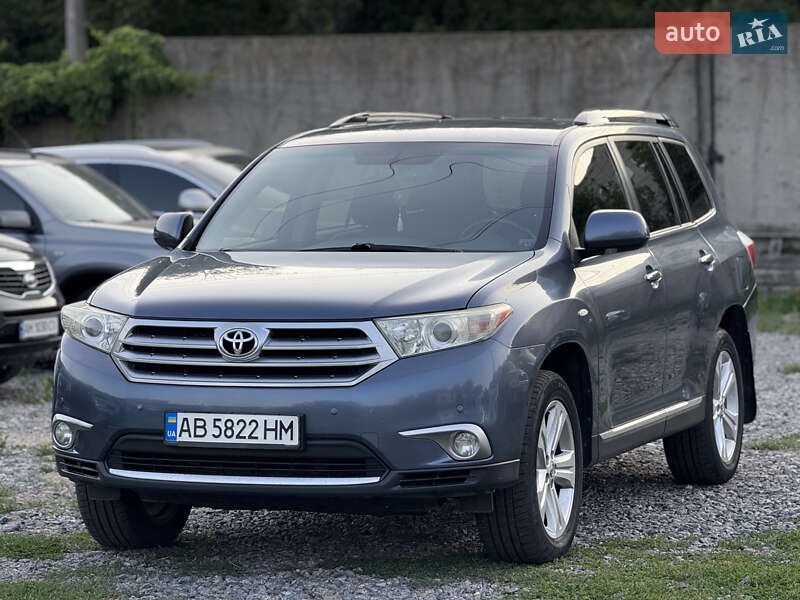 Внедорожник / Кроссовер Toyota Highlander 2011 в 