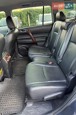Внедорожник / Кроссовер Toyota Highlander 2011 в 