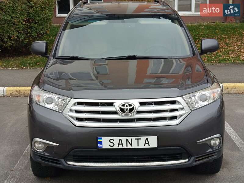 Внедорожник / Кроссовер Toyota Highlander 2011 в Буче