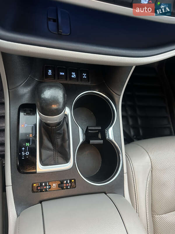 Внедорожник / Кроссовер Toyota Highlander 2014 в Харькове фото 24 Внедорожник / Кроссовер Toyota Highlander 2014 в Харькове