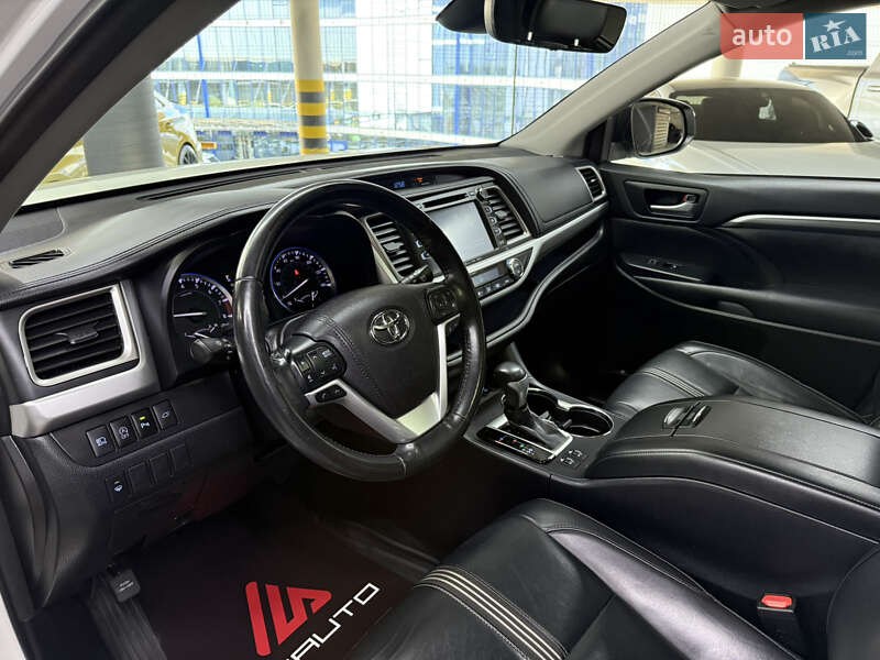 Внедорожник / Кроссовер Toyota Highlander 2018 в Одессе фото 20 Внедорожник / Кроссовер Toyota Highlander 2018 в Одессе