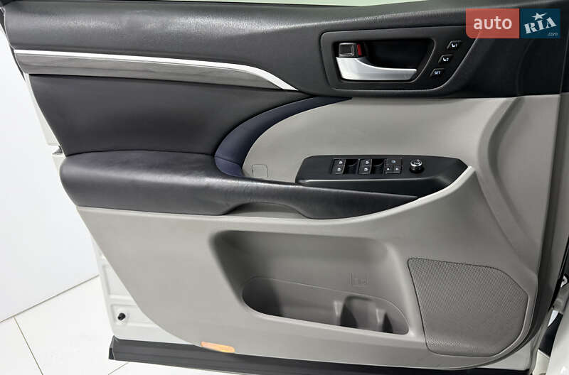 Позашляховик / Кросовер Toyota Highlander 2017 в Одесі фото 29 Позашляховик / Кросовер Toyota Highlander 2017 в Одесі