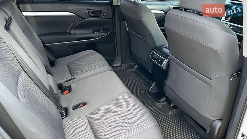 Внедорожник / Кроссовер Toyota Highlander 2017 в Хмельницком фото 7 Внедорожник / Кроссовер Toyota Highlander 2017 в Хмельницком