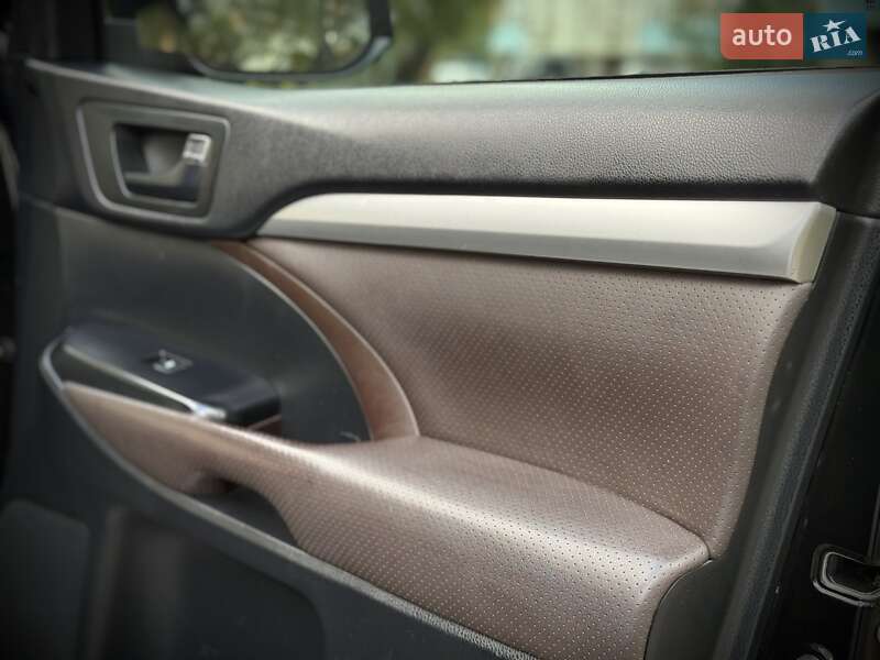 Внедорожник / Кроссовер Toyota Highlander 2014 в Ивано-Франковске фото 26 Внедорожник / Кроссовер Toyota Highlander 2014 в Ивано-Франковске