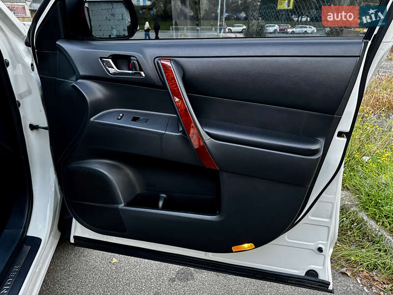 Внедорожник / Кроссовер Toyota Highlander 2012 в Киеве фото 29 Внедорожник / Кроссовер Toyota Highlander 2012 в Киеве