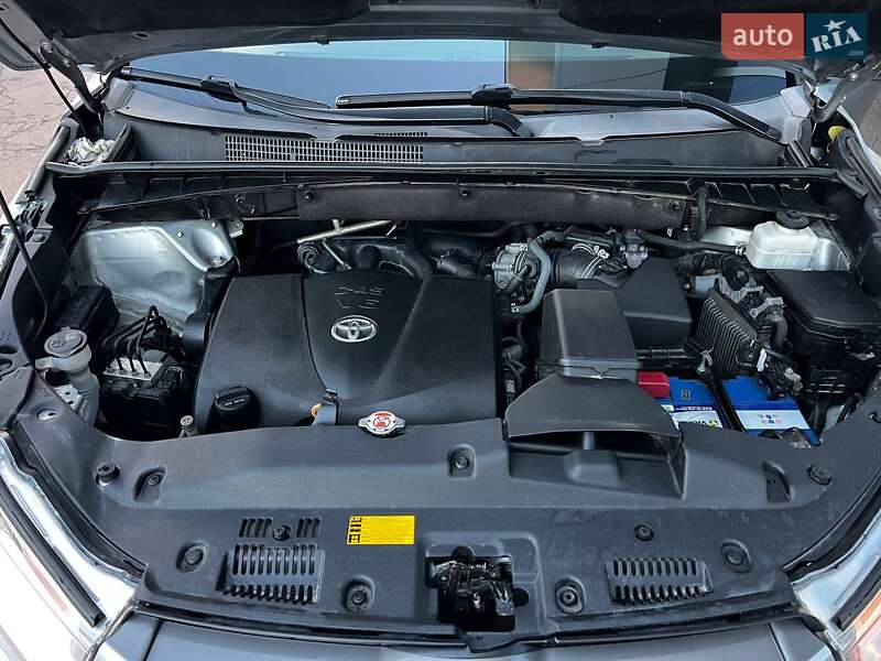 Внедорожник / Кроссовер Toyota Highlander 2019 в Киеве фото 29 Внедорожник / Кроссовер Toyota Highlander 2019 в Киеве