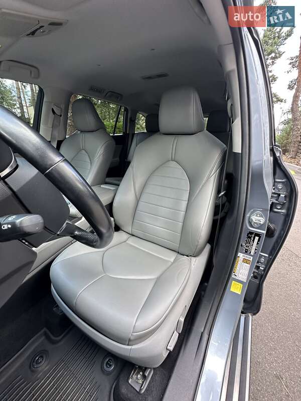 Позашляховик / Кросовер Toyota Highlander 2020 в Білогородці