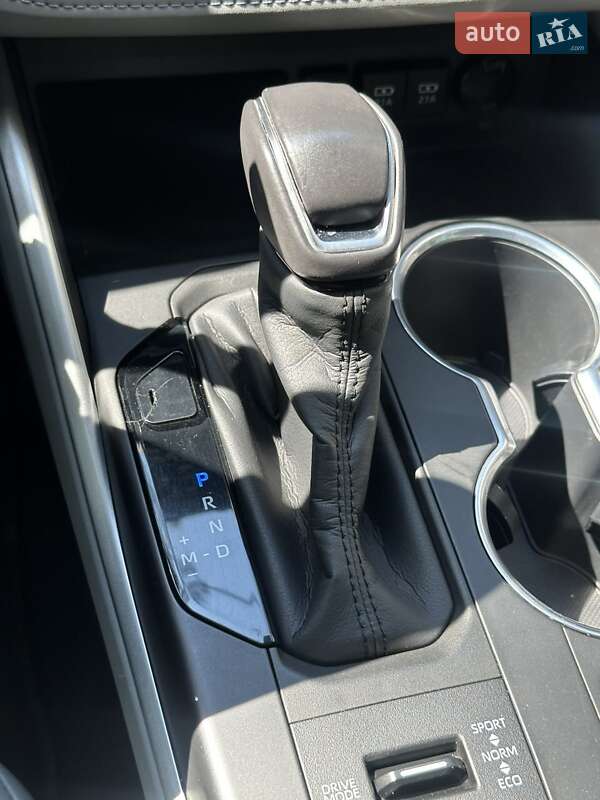 Позашляховик / Кросовер Toyota Highlander 2020 в Білогородці