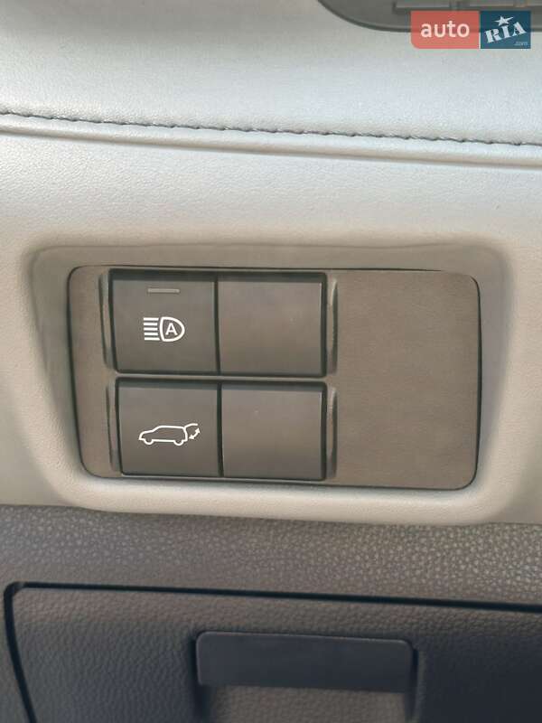 Позашляховик / Кросовер Toyota Highlander 2020 в Білогородці