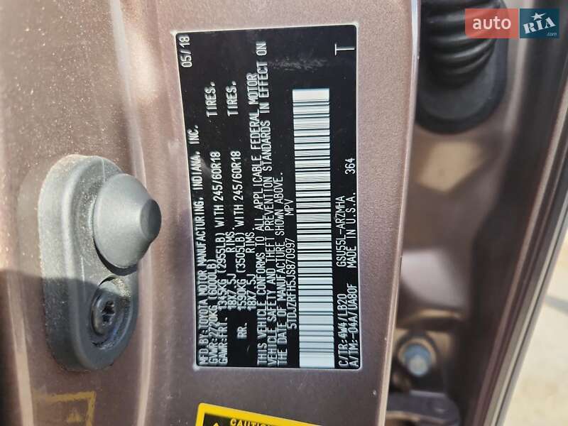 Внедорожник / Кроссовер Toyota Highlander 2018 в Киеве