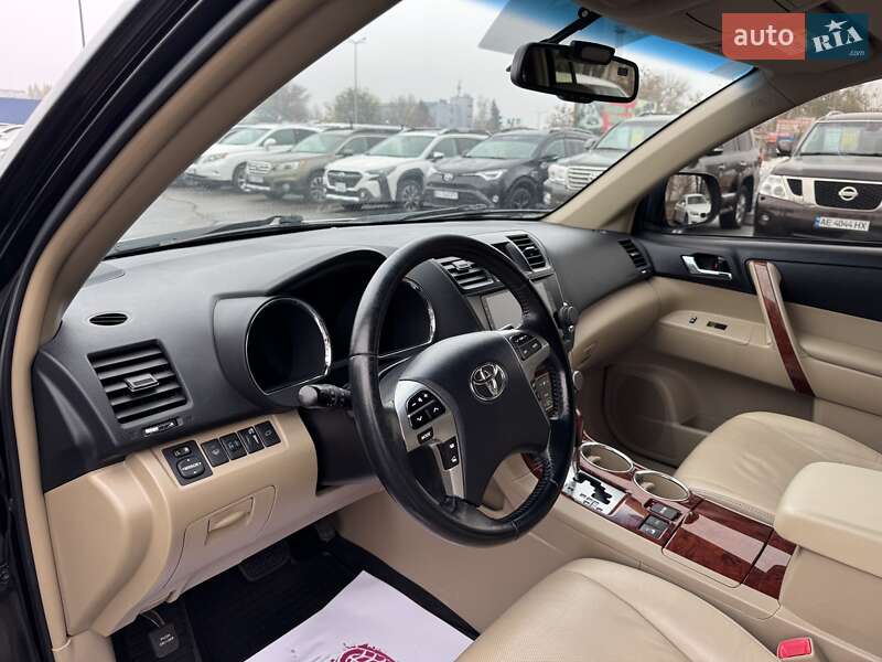 Внедорожник / Кроссовер Toyota Highlander 2013 в Днепре фото 12 Внедорожник / Кроссовер Toyota Highlander 2013 в Днепре