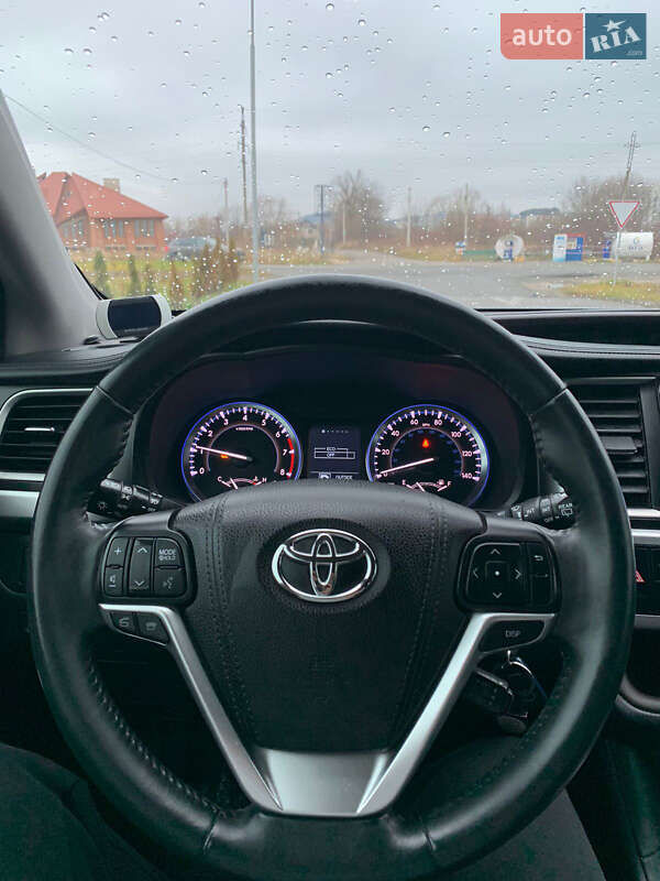 Внедорожник / Кроссовер Toyota Highlander 2015 в Львове фото 6 Внедорожник / Кроссовер Toyota Highlander 2015 в Львове