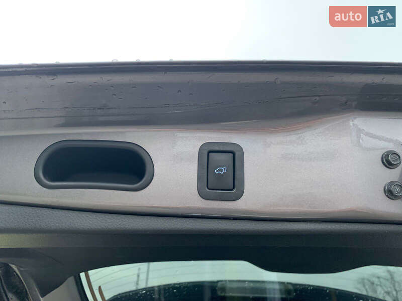 Внедорожник / Кроссовер Toyota Highlander 2015 в Львове фото 16 Внедорожник / Кроссовер Toyota Highlander 2015 в Львове