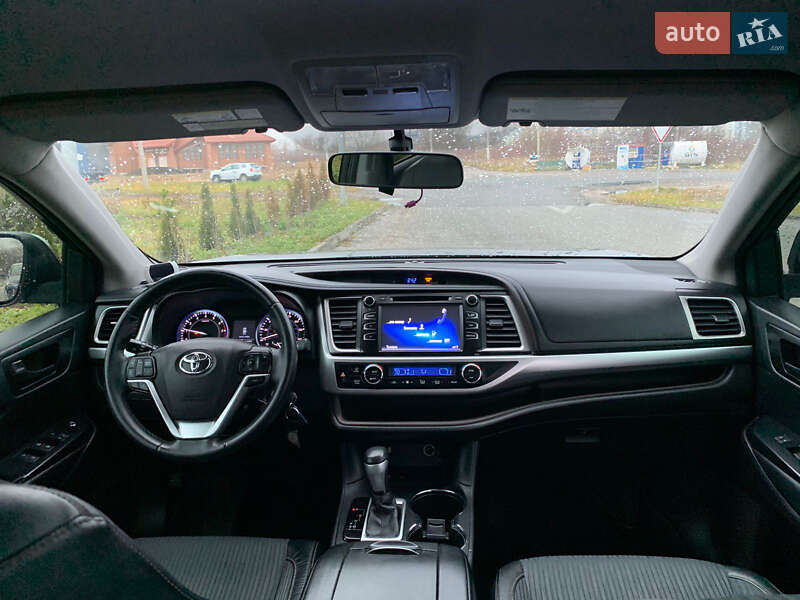 Внедорожник / Кроссовер Toyota Highlander 2015 в Львове фото 17 Внедорожник / Кроссовер Toyota Highlander 2015 в Львове