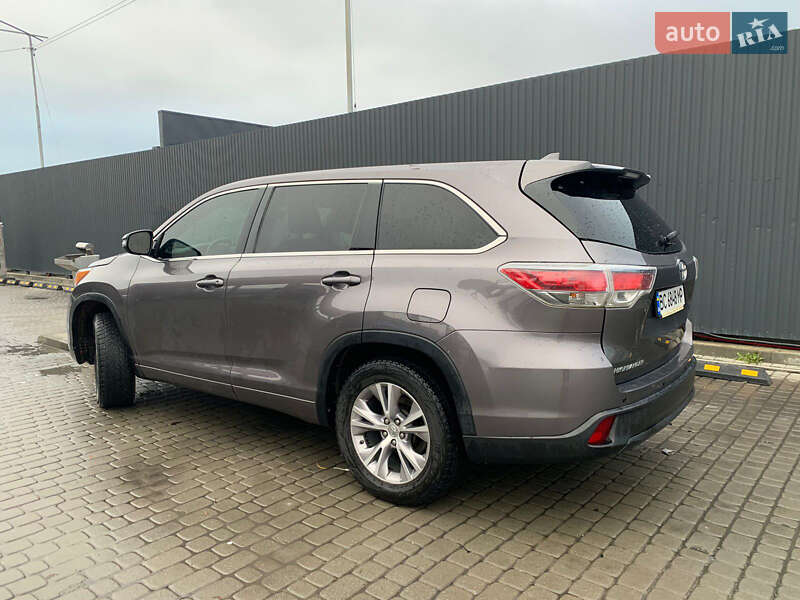 Внедорожник / Кроссовер Toyota Highlander 2015 в Львове фото 26 Внедорожник / Кроссовер Toyota Highlander 2015 в Львове