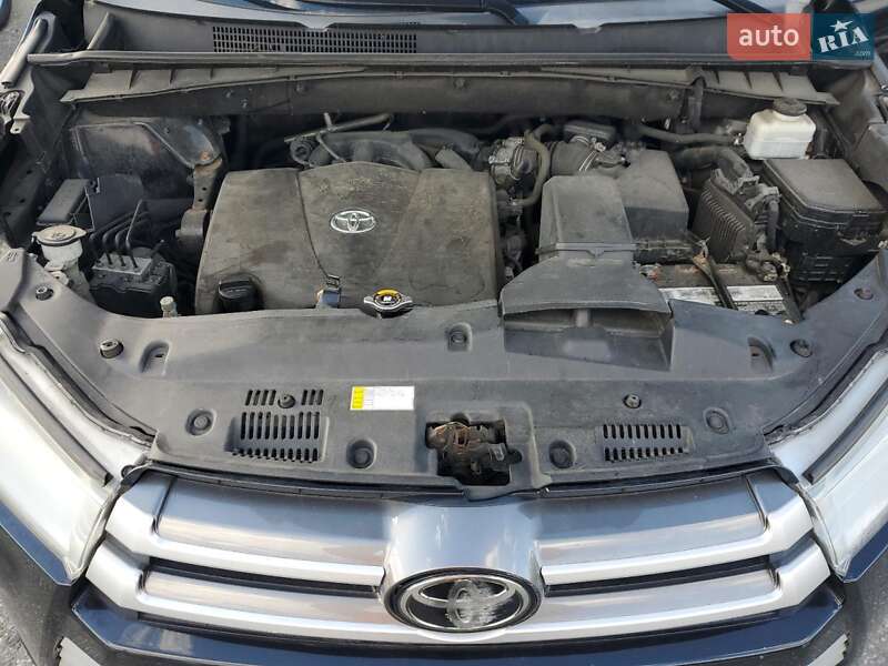 Внедорожник / Кроссовер Toyota Highlander 2019 в Киеве фото 12 Внедорожник / Кроссовер Toyota Highlander 2019 в Киеве