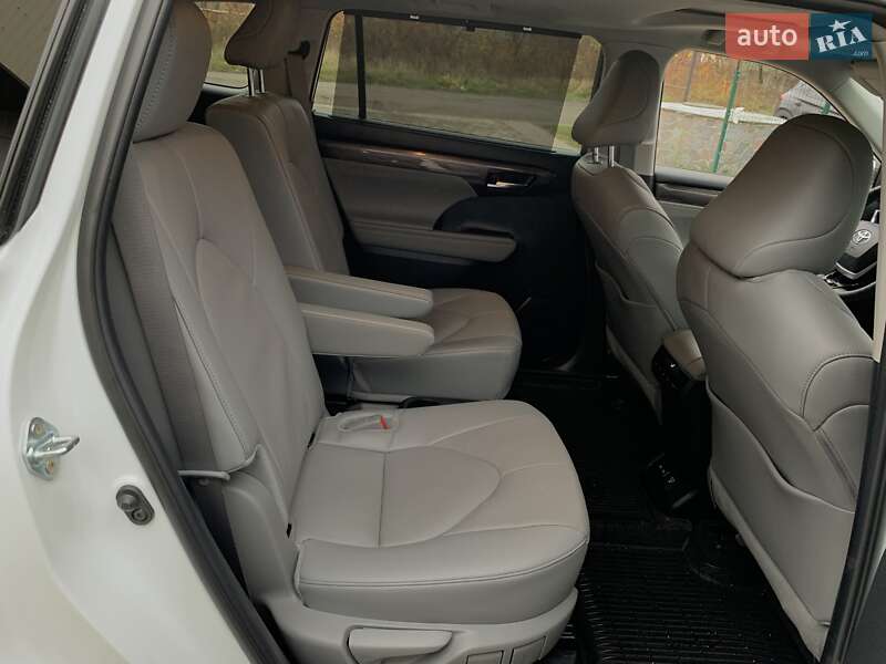 Внедорожник / Кроссовер Toyota Highlander 2024 в Бердичеве фото 34 Внедорожник / Кроссовер Toyota Highlander 2024 в Бердичеве