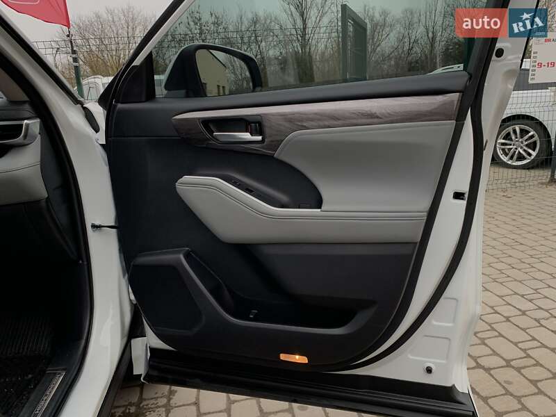 Внедорожник / Кроссовер Toyota Highlander 2024 в Бердичеве фото 37 Внедорожник / Кроссовер Toyota Highlander 2024 в Бердичеве