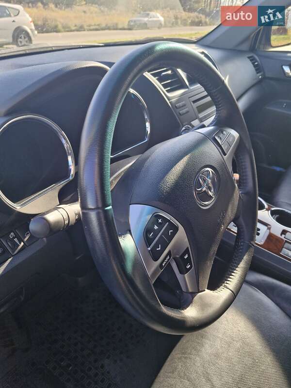 Позашляховик / Кросовер Toyota Highlander 2011 в Києві