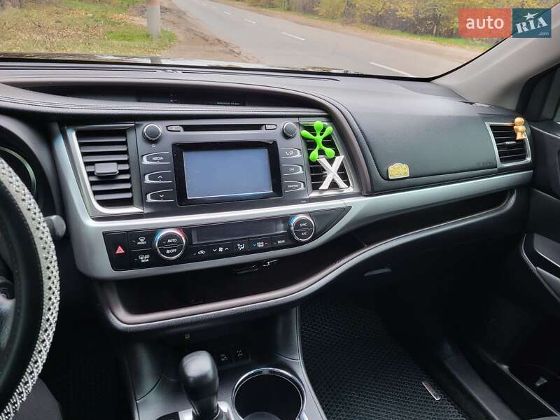 Внедорожник / Кроссовер Toyota Highlander 2014 в Кривом Роге фото 3 Внедорожник / Кроссовер Toyota Highlander 2014 в Кривом Роге