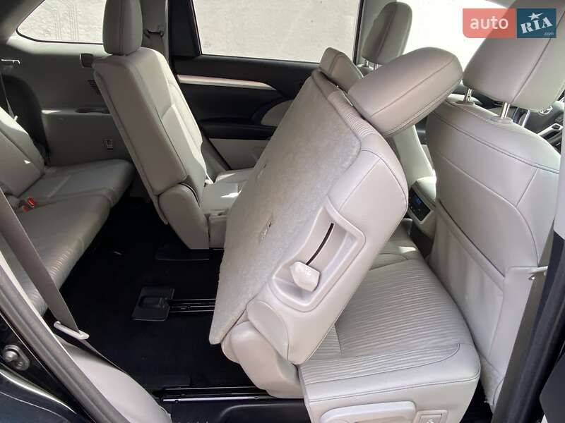 Внедорожник / Кроссовер Toyota Highlander 2018 в Киеве