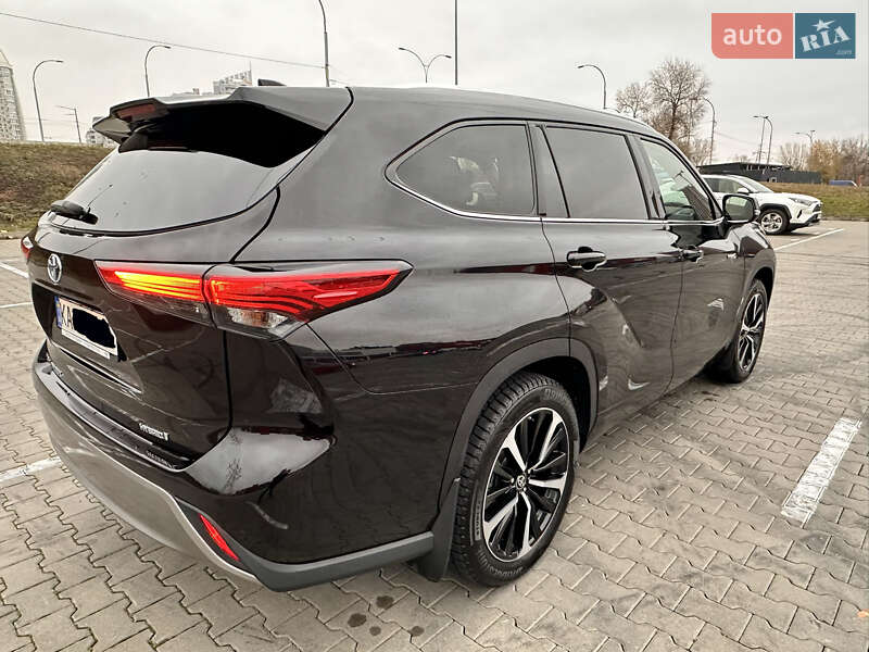 Внедорожник / Кроссовер Toyota Highlander 2021 в Киеве
