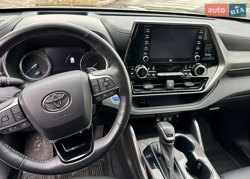 Внедорожник / Кроссовер Toyota Highlander 2021 в Киеве