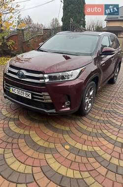 Позашляховик / Кросовер Toyota Highlander 2019 в Луцьку