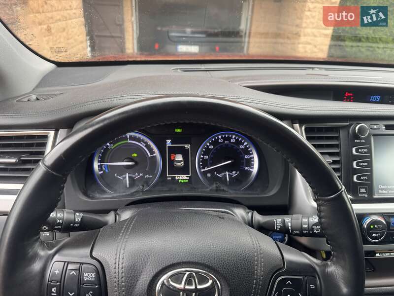 Позашляховик / Кросовер Toyota Highlander 2019 в Луцьку