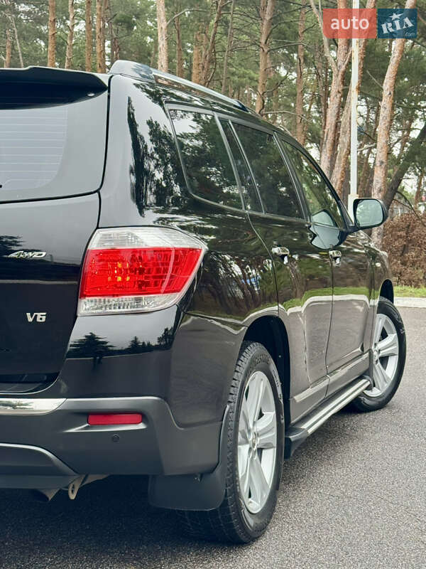 Позашляховик / Кросовер Toyota Highlander 2013 в Києві